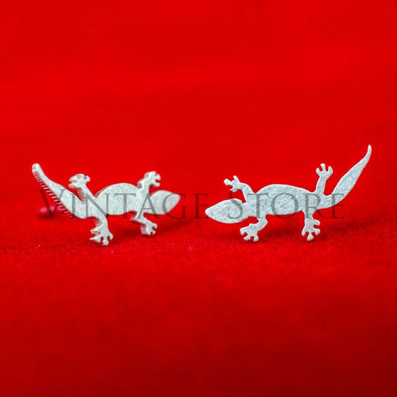 Gecko silhouette hand cut 925 sterling silver stud earrings. Lizard lover gift. Tiny gecko studs. Hand cut silhouette earrings.
