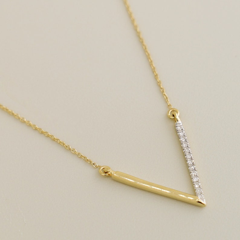 14K Real Solid Gold Diamond Minimalist Dainty Chevron V Pendant Chain Necklace