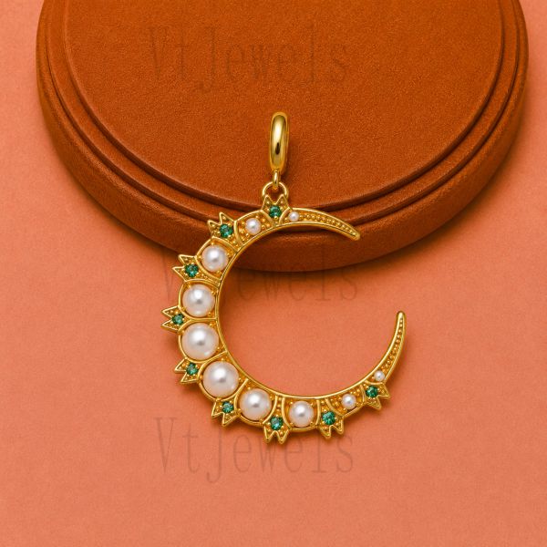 925 Sterling Silver Crescent Moon Pendant