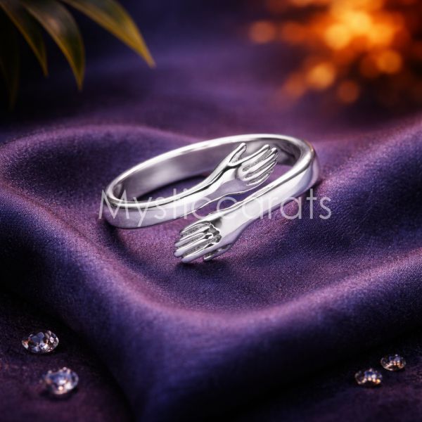 925 Sterling Silver Hugging Hands Ring - Image 4