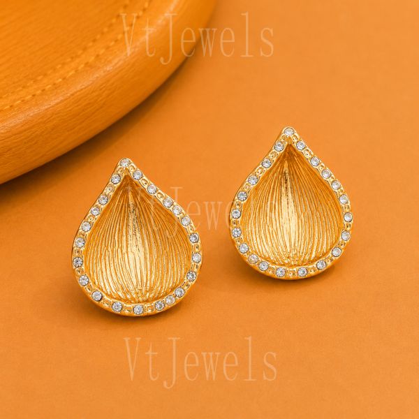 925 Sterling Silver Teardrop Stud Earrings