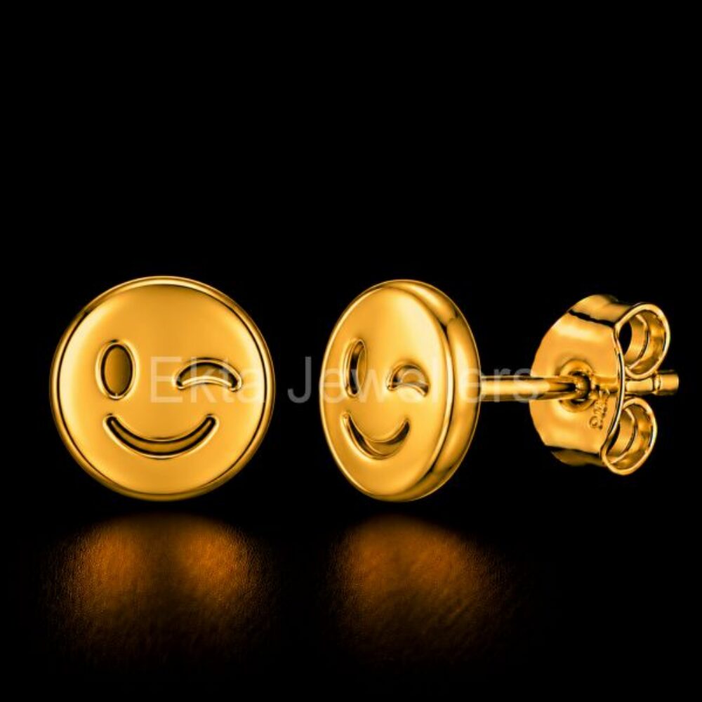 Winking Smiley Face 925 Sterling Silver Stud Earrings