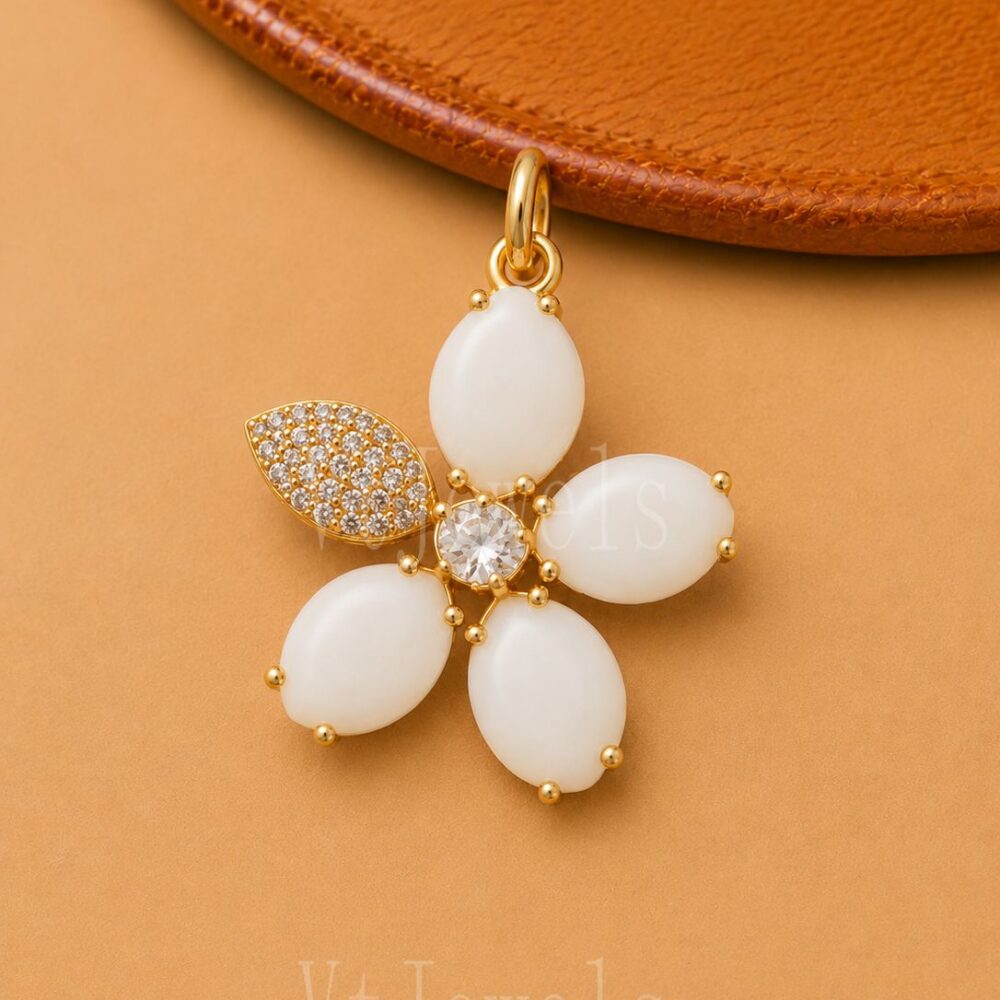925 Sterling Silver White Flower Pendant