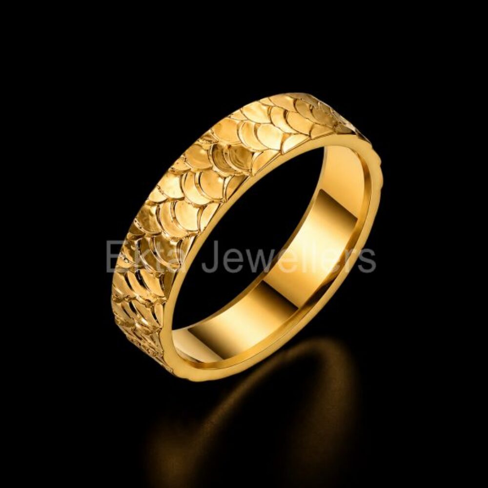 Hammered Gold Band Ring